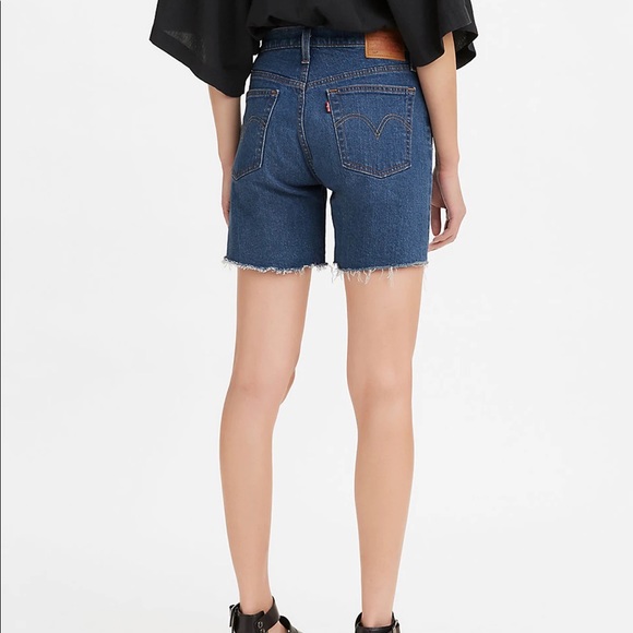 NWT Levi’s Mid Thigh Shorts- Charleston Various Sizes - Picture 2 of 4